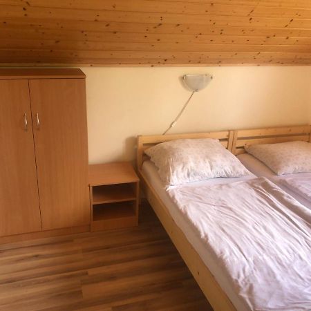 Zalakarosi Egerfa Nyaralohaz Foeldszinti Es Emeleti Apartman Eksteriør billede