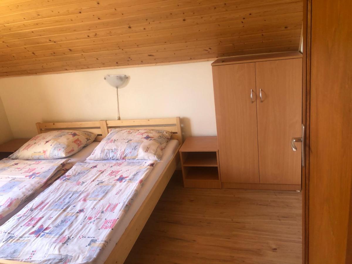 Zalakarosi Egerfa Nyaralohaz Foeldszinti Es Emeleti Apartman Eksteriør billede
